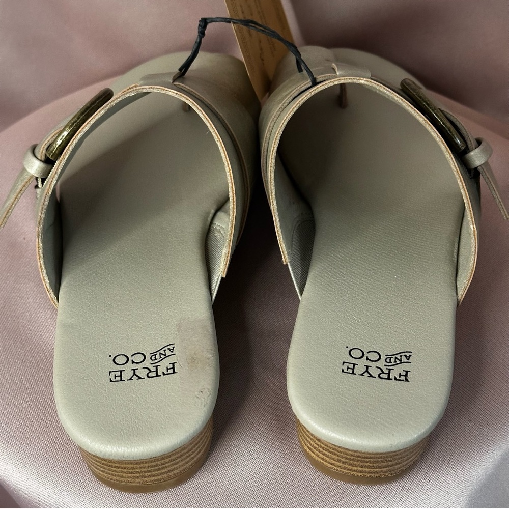 COPY - Frye And Co Womens Quincey Thong Sandals Taupe Gray Faux Leather Wedge 8… - Picture 10 of 16